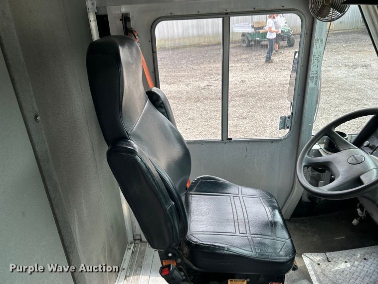 image for item EG1513 2018 Freightliner  MT45 delivery truck