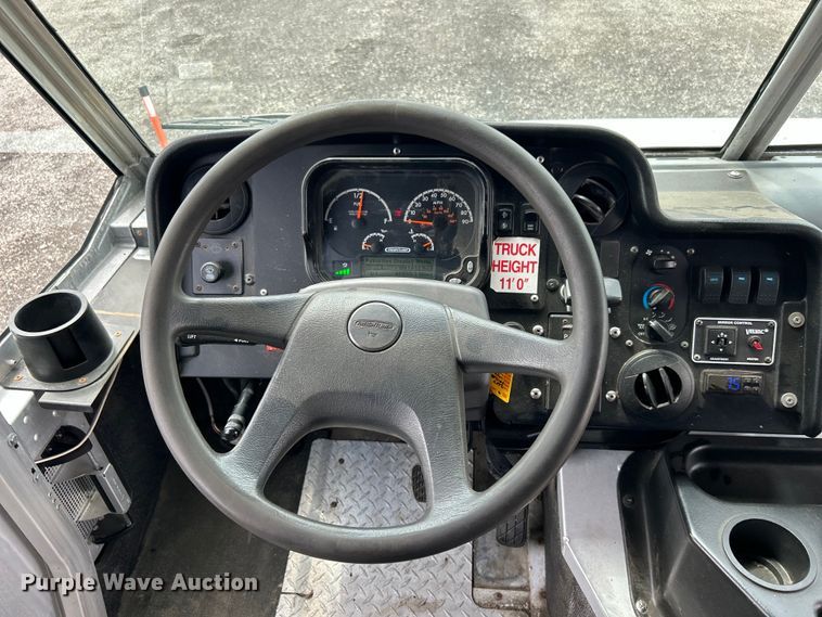 image for item EG1513 2018 Freightliner  MT45 delivery truck