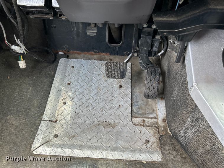 image for item EG1513 2018 Freightliner  MT45 delivery truck