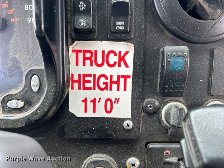 image for item EG1513 2018 Freightliner  MT45 delivery truck
