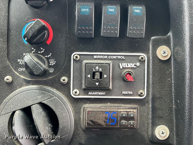 image for item EG1513 2018 Freightliner  MT45 delivery truck