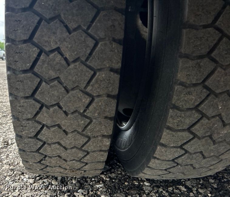 image for item EG1513 2018 Freightliner  MT45 delivery truck