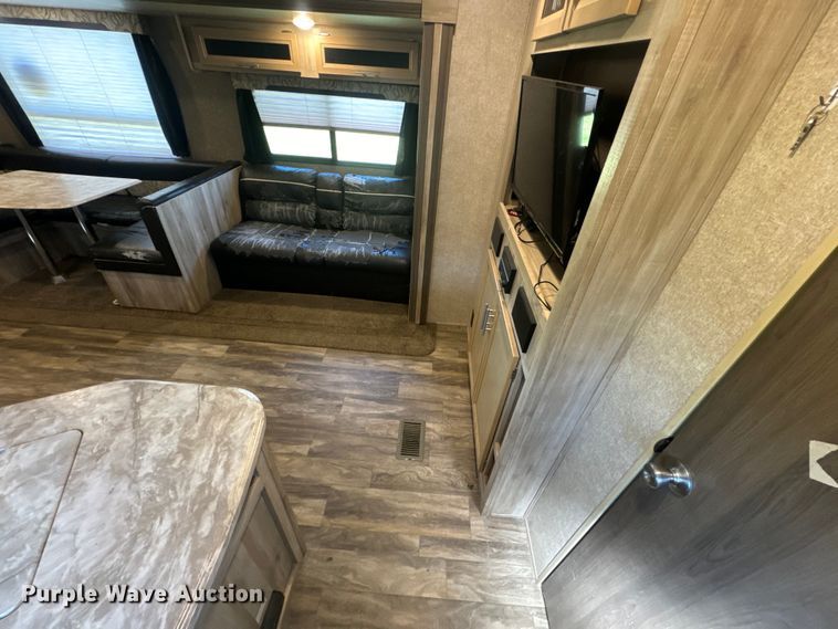 image for item EH5426 2019 Forest River Coachmen Catalina camper