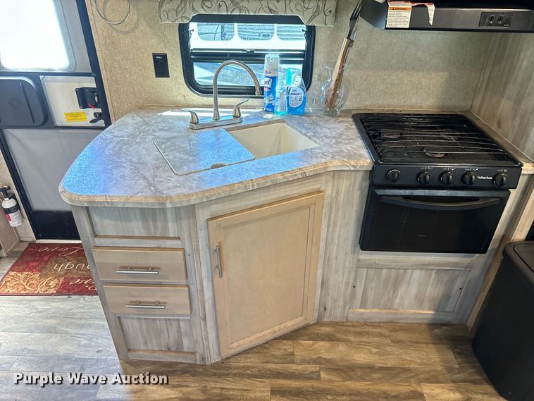 image for item EH5426 2019 Forest River Coachmen Catalina camper