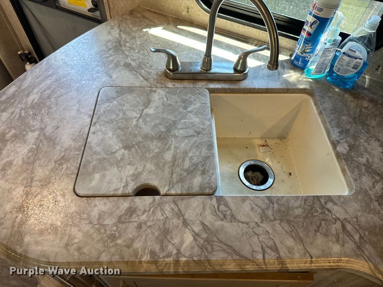 image for item EH5426 2019 Forest River Coachmen Catalina camper