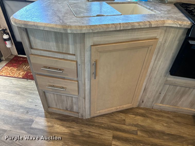 image for item EH5426 2019 Forest River Coachmen Catalina camper