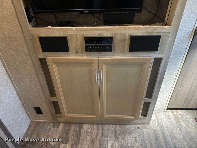 image for item EH5426 2019 Forest River Coachmen Catalina camper