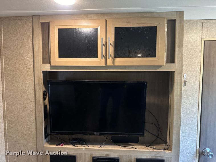 image for item EH5426 2019 Forest River Coachmen Catalina camper