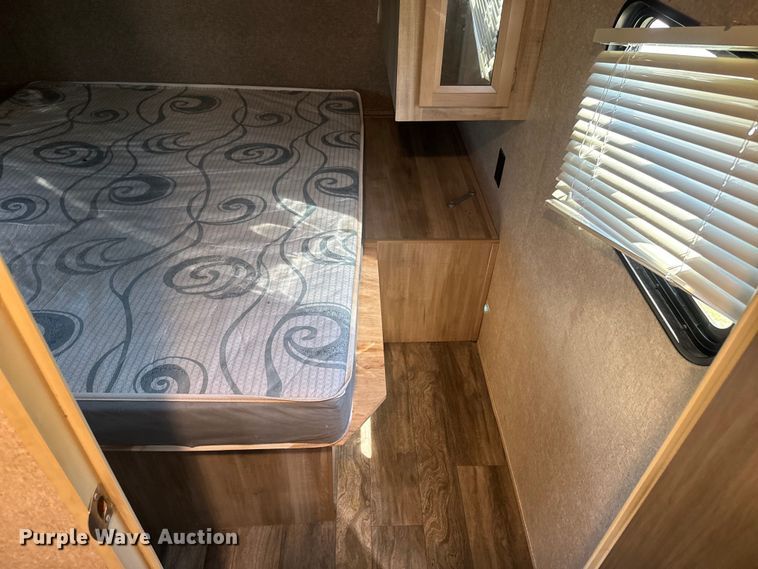 image for item EH5426 2019 Forest River Coachmen Catalina camper