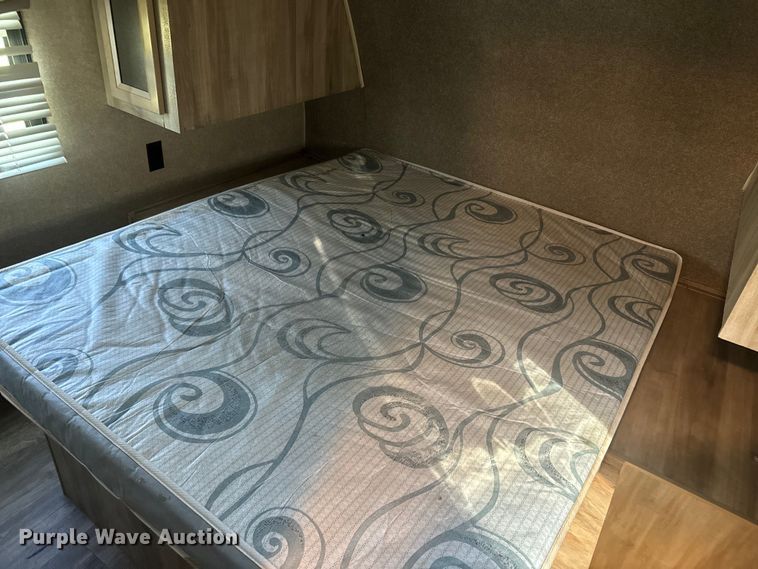 image for item EH5426 2019 Forest River Coachmen Catalina camper