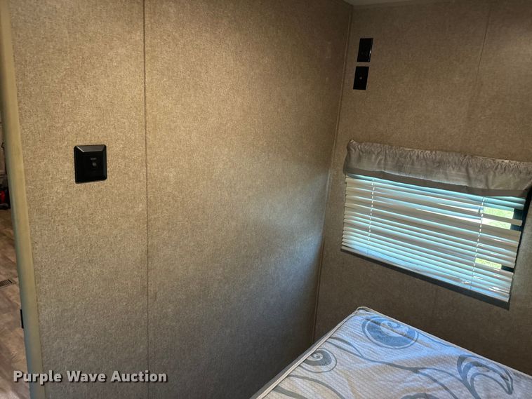 image for item EH5426 2019 Forest River Coachmen Catalina camper