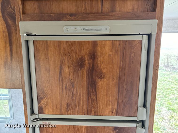 image for item EH6571 2001 Nomad camper