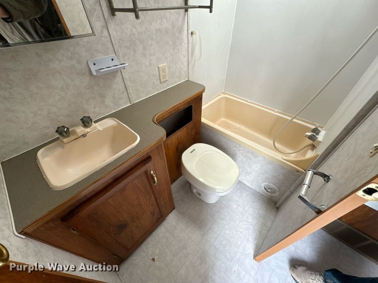 image for item EH6571 2001 Nomad camper