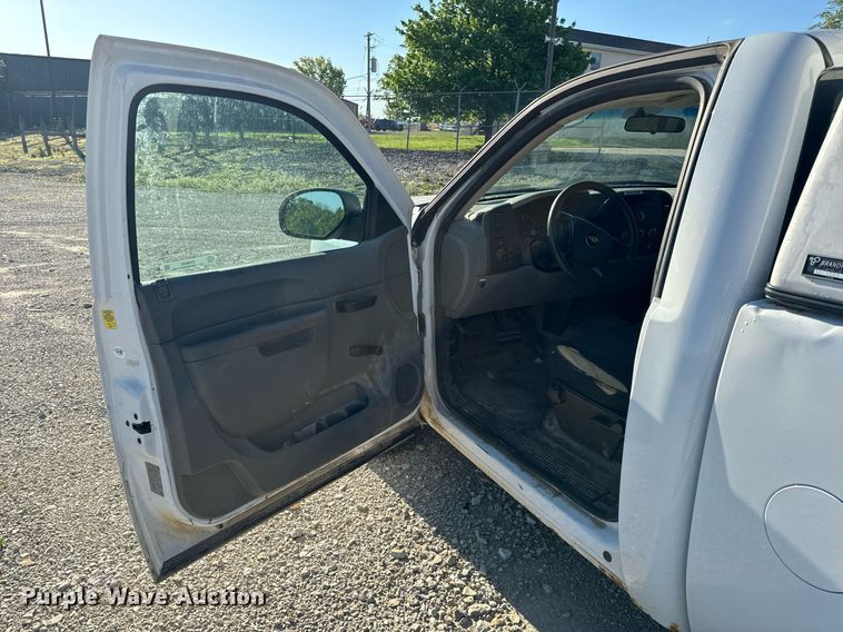 image for item EH6652 2012 Chevrolet Silverado 1500 pickup truck
