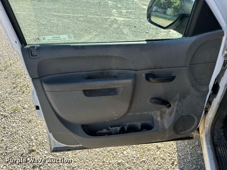 image for item EH6652 2012 Chevrolet Silverado 1500 pickup truck