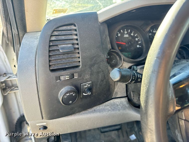 image for item EH6652 2012 Chevrolet Silverado 1500 pickup truck