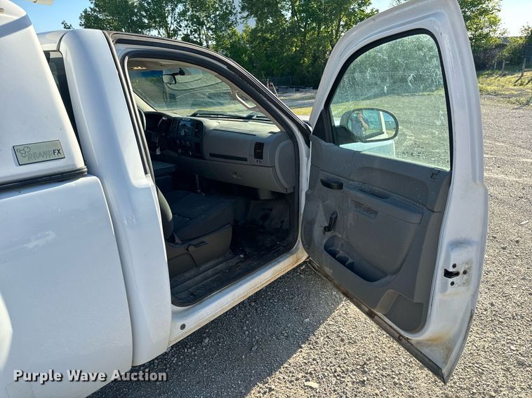 image for item EH6652 2012 Chevrolet Silverado 1500 pickup truck