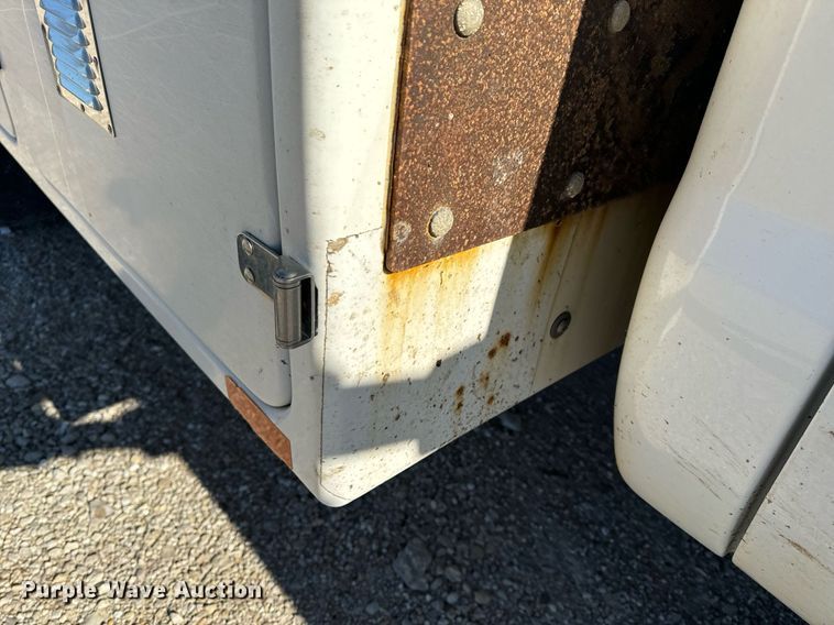 image for item EH6653 2011 Ford F450 Super Duty XL bucket truck