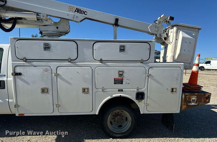 image for item EH6653 2011 Ford F450 Super Duty XL bucket truck