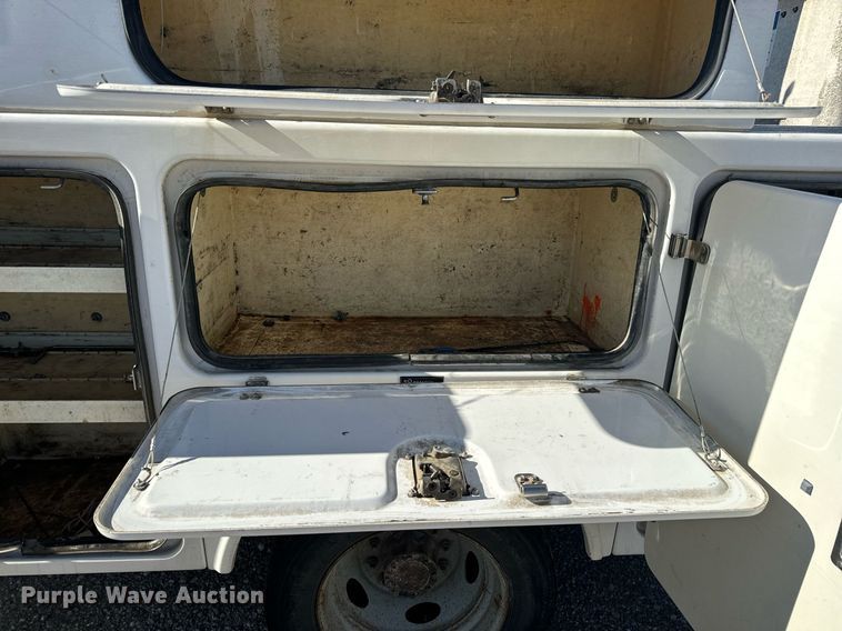 image for item EH6653 2011 Ford F450 Super Duty XL bucket truck