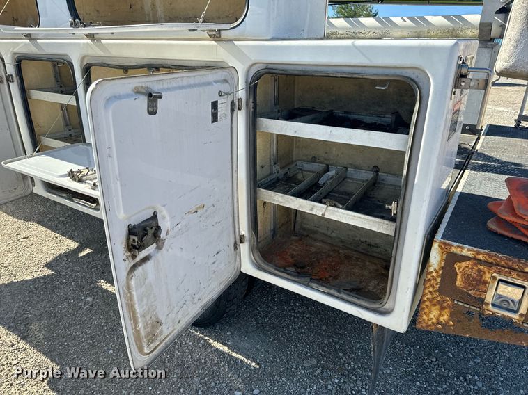 image for item EH6653 2011 Ford F450 Super Duty XL bucket truck