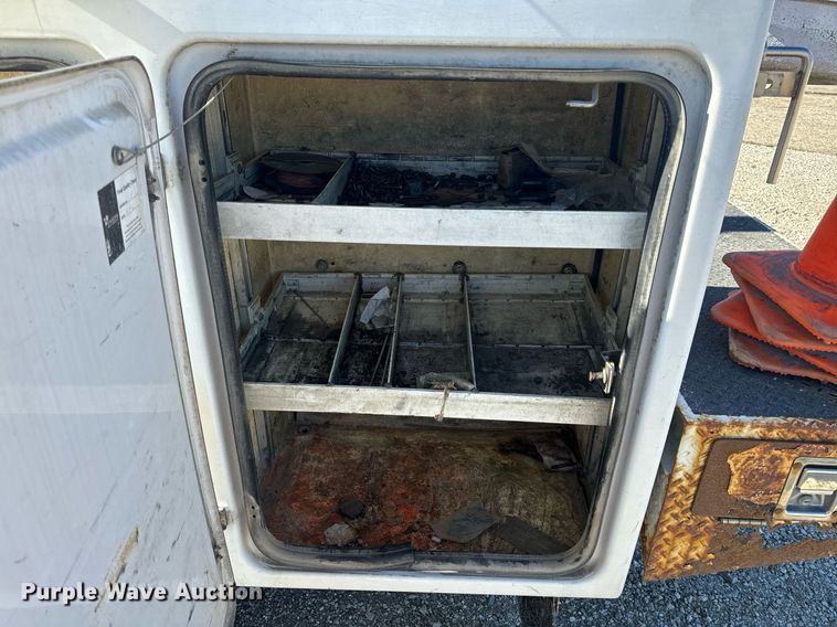 image for item EH6653 2011 Ford F450 Super Duty XL bucket truck