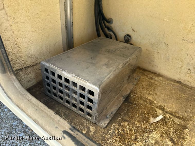 image for item EH6653 2011 Ford F450 Super Duty XL bucket truck