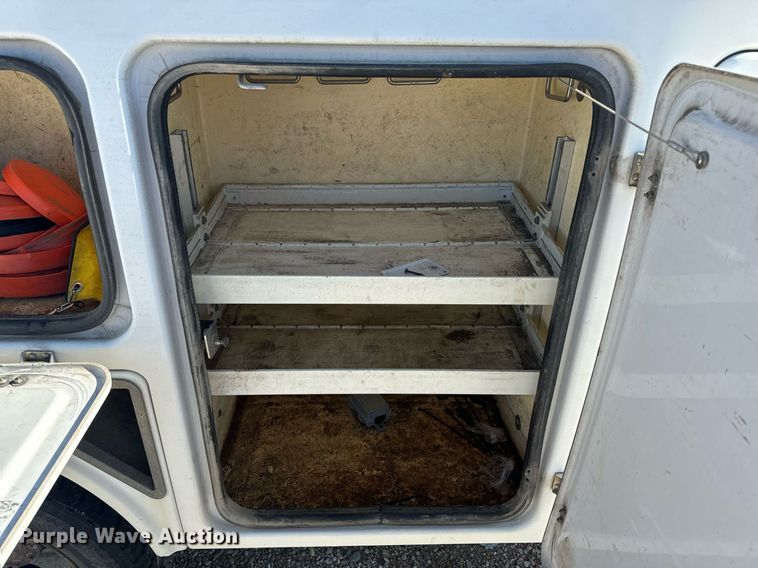 image for item EH6653 2011 Ford F450 Super Duty XL bucket truck