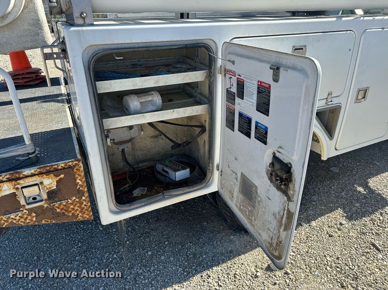 image for item EH6653 2011 Ford F450 Super Duty XL bucket truck