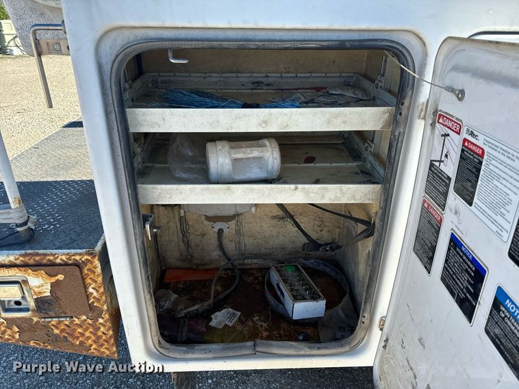 image for item EH6653 2011 Ford F450 Super Duty XL bucket truck