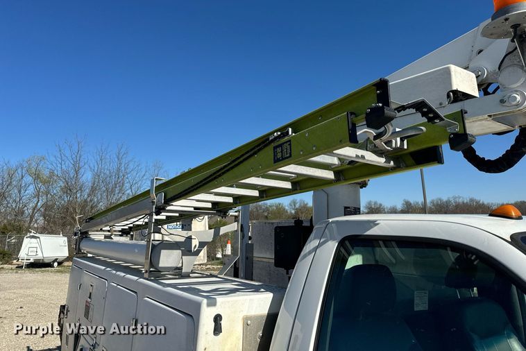 image for item EH6653 2011 Ford F450 Super Duty XL bucket truck