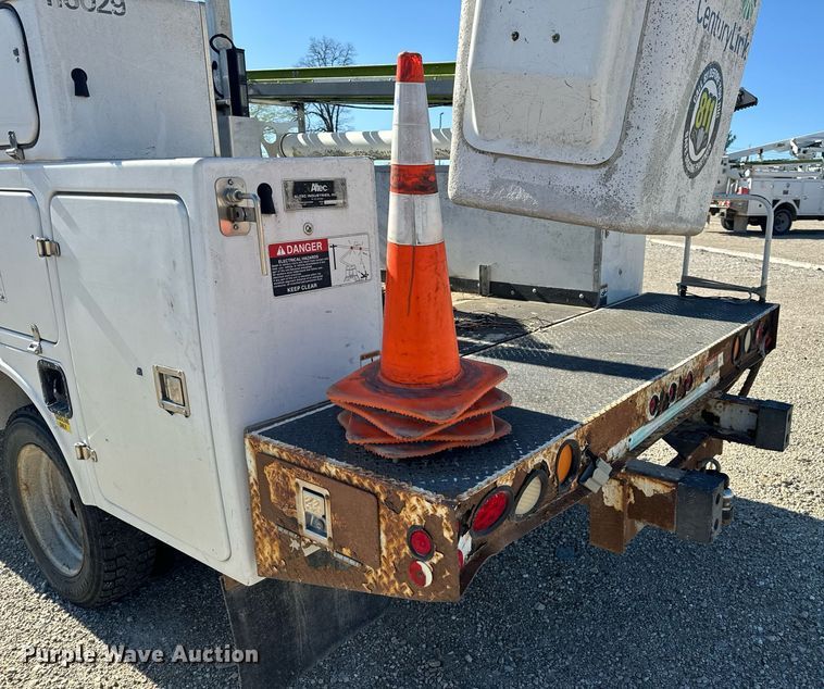 image for item EH6653 2011 Ford F450 Super Duty XL bucket truck