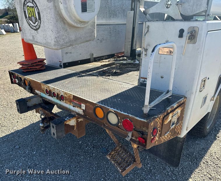 image for item EH6653 2011 Ford F450 Super Duty XL bucket truck