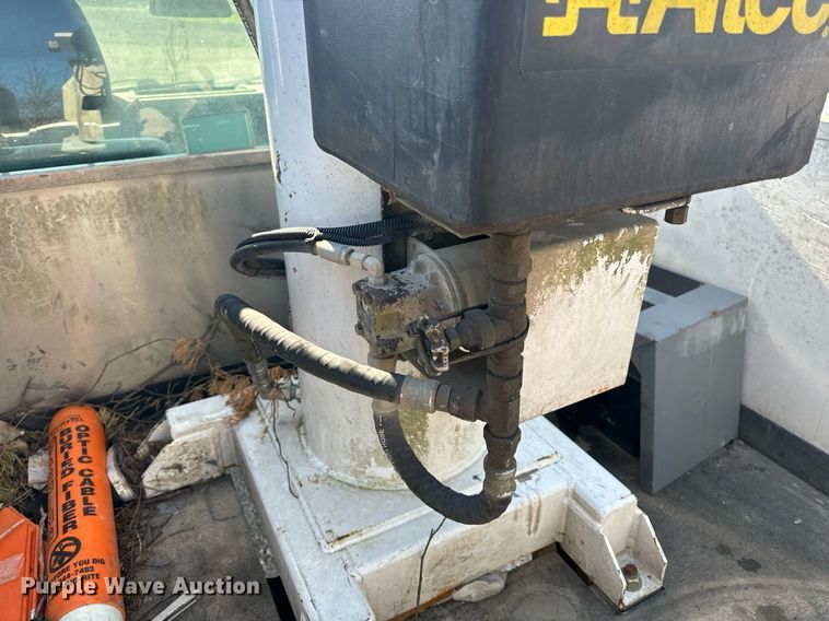 image for item EH6653 2011 Ford F450 Super Duty XL bucket truck