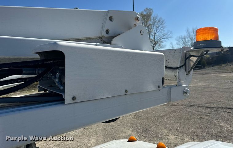 image for item EH6653 2011 Ford F450 Super Duty XL bucket truck