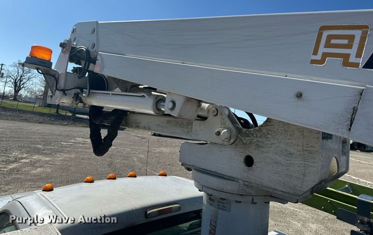 image for item EH6653 2011 Ford F450 Super Duty XL bucket truck