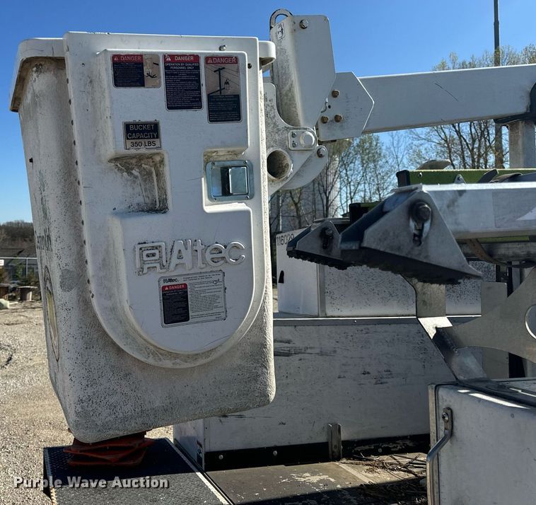 image for item EH6653 2011 Ford F450 Super Duty XL bucket truck