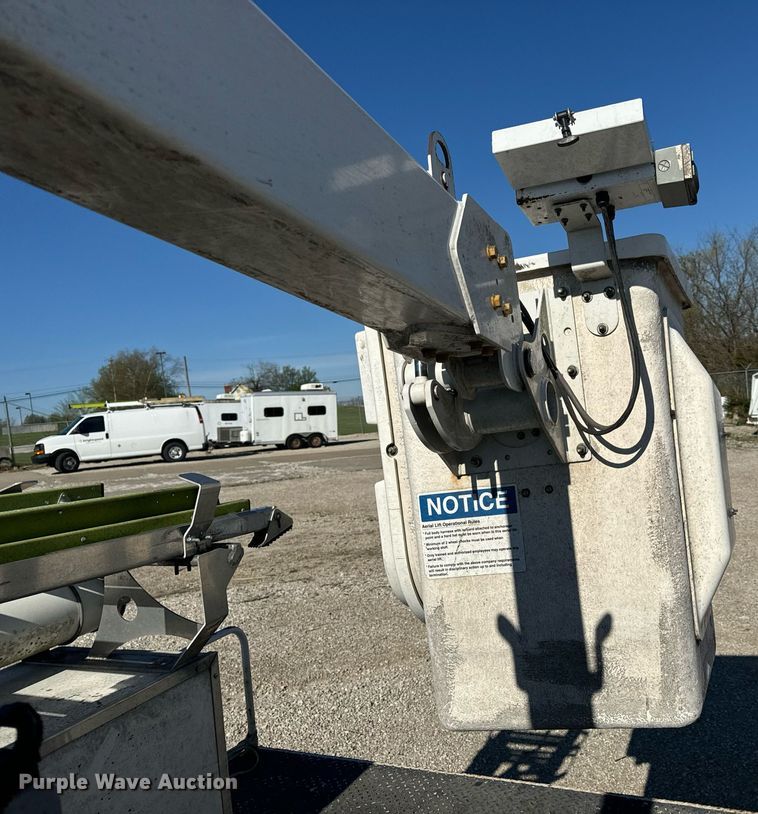 image for item EH6653 2011 Ford F450 Super Duty XL bucket truck