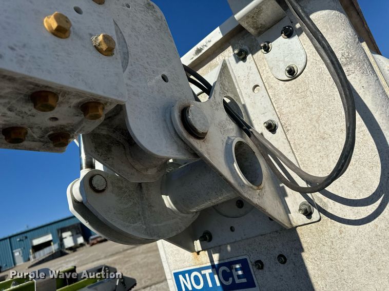 image for item EH6653 2011 Ford F450 Super Duty XL bucket truck