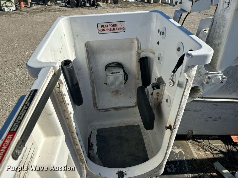 image for item EH6653 2011 Ford F450 Super Duty XL bucket truck