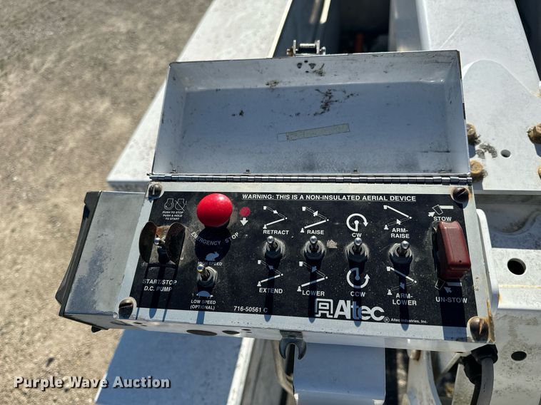 image for item EH6653 2011 Ford F450 Super Duty XL bucket truck