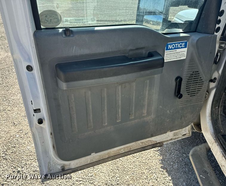 image for item EH6653 2011 Ford F450 Super Duty XL bucket truck