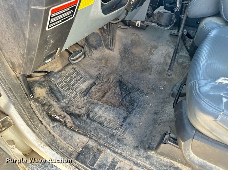 image for item EH6653 2011 Ford F450 Super Duty XL bucket truck