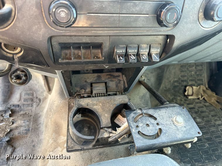 image for item EH6653 2011 Ford F450 Super Duty XL bucket truck