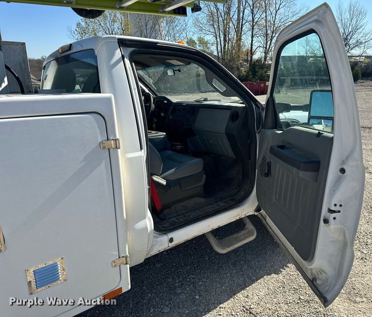 image for item EH6653 2011 Ford F450 Super Duty XL bucket truck