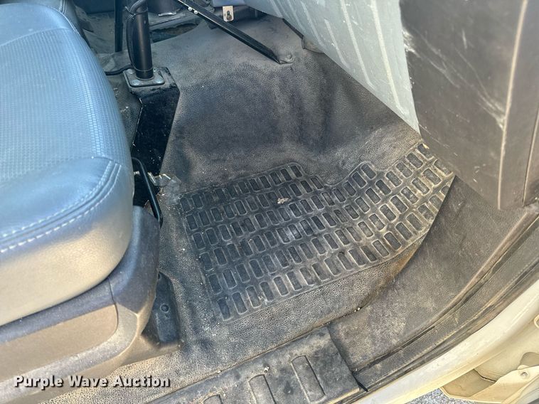 image for item EH6653 2011 Ford F450 Super Duty XL bucket truck