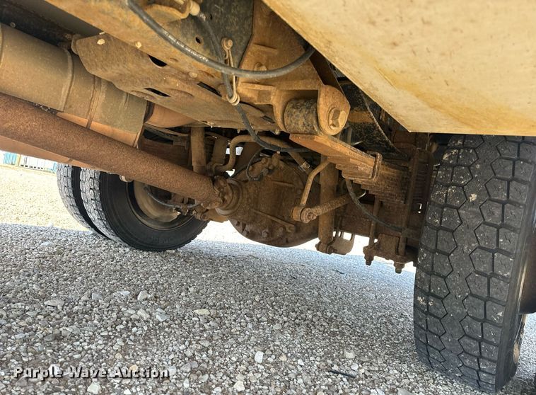 image for item EH6653 2011 Ford F450 Super Duty XL bucket truck