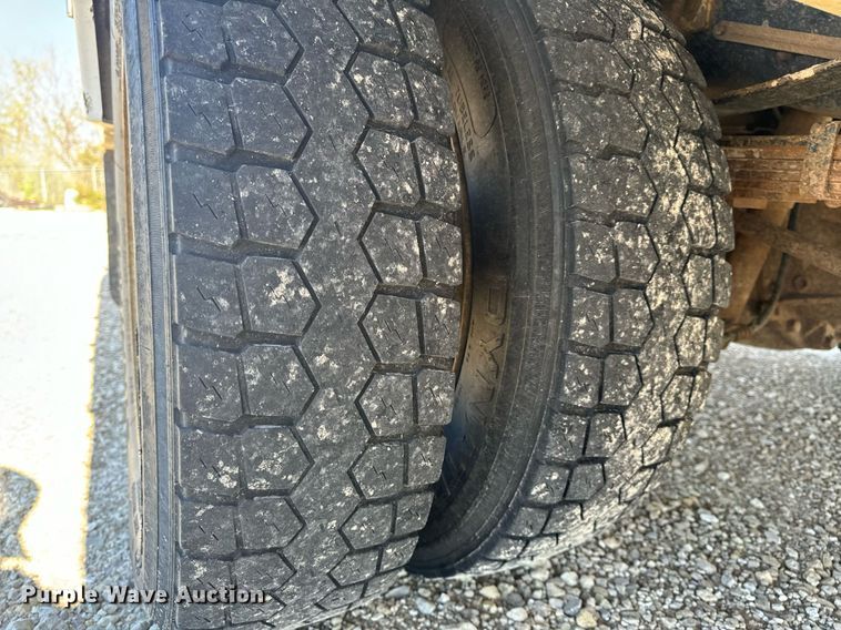 image for item EH6653 2011 Ford F450 Super Duty XL bucket truck