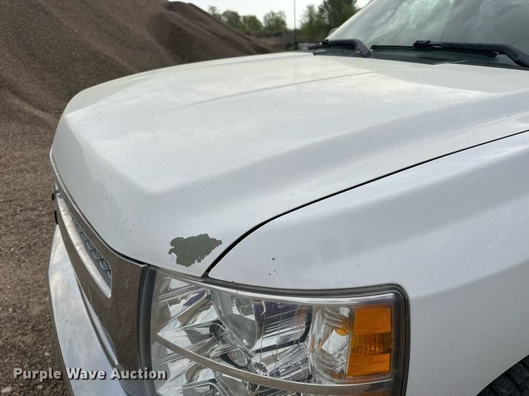 image for item EH6674 2012 Chevrolet Silverado 1500 Crew Cab pickup truck