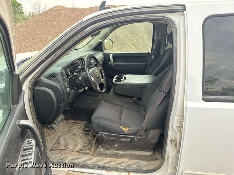 image for item EH6674 2012 Chevrolet Silverado 1500 Crew Cab pickup truck